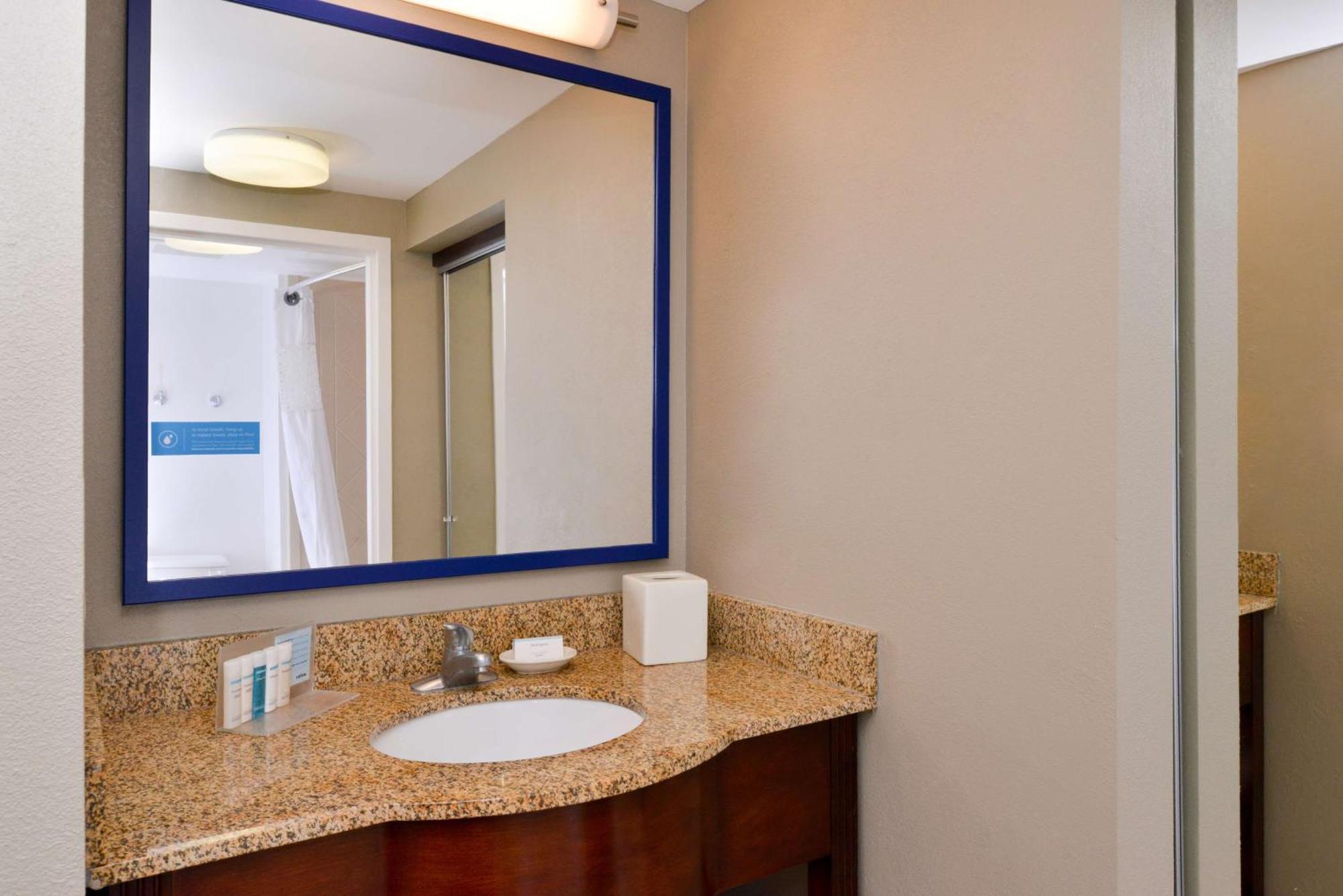 Hampton Inn & Suites By Hilton Plymouth Extérieur photo